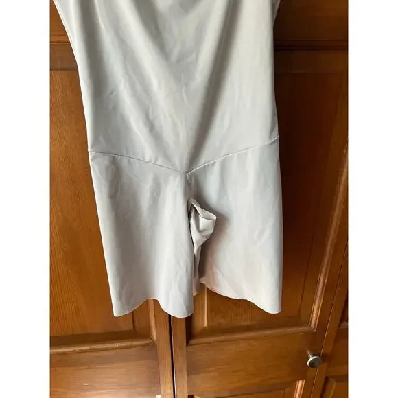 Leonisa Women's Undetectable Edge Boyshort Shaper with Booty Lifter Tan Size L